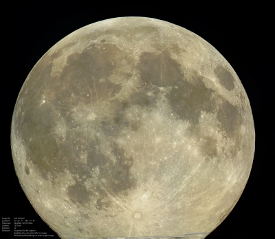 Изображение Луны, сделанное при помощи 12-и AVI-файлов